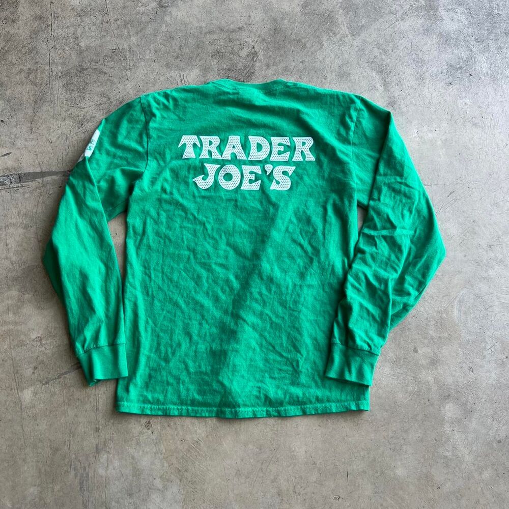 Trader Joe’s y2k worker issued Green long sleeve tee Mens size M medium
